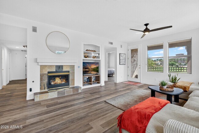 Building Photo - 15221 N Clubgate Dr