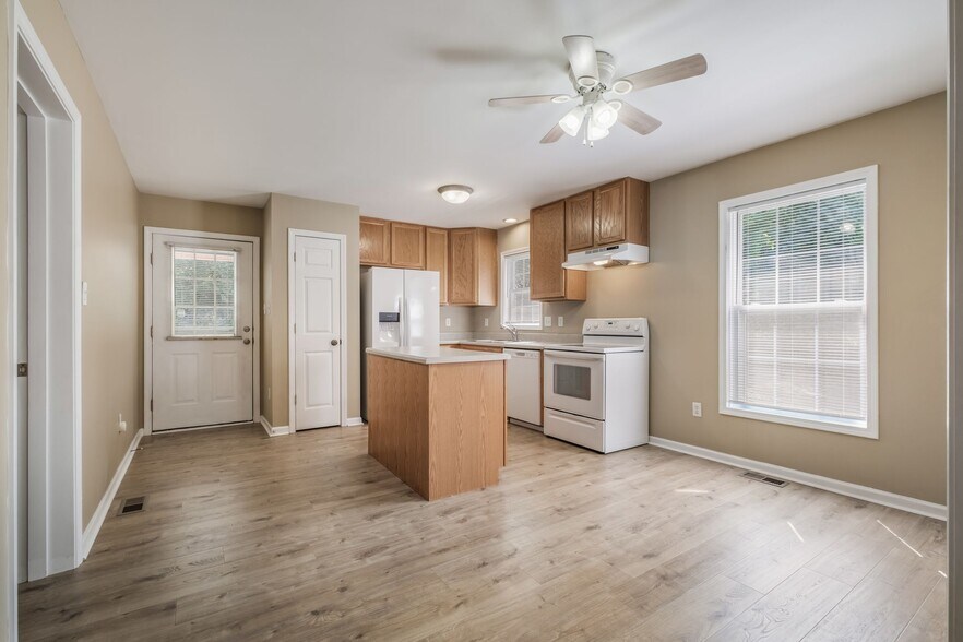 Building Photo - 2644 Hibbitts Rd