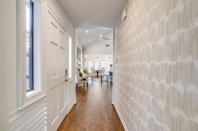 Building Photo - 1301 Belle Pl