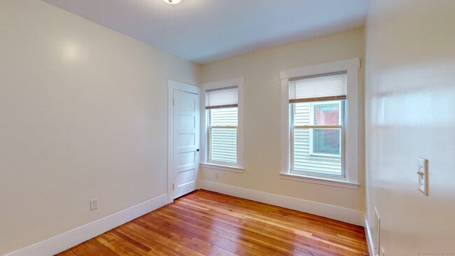 Building Photo - 679 Winchester Ave