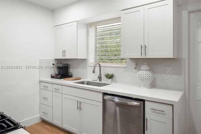 Building Photo - 1125 99th St