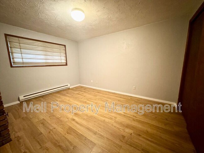 Building Photo - 10 Campfire Ct