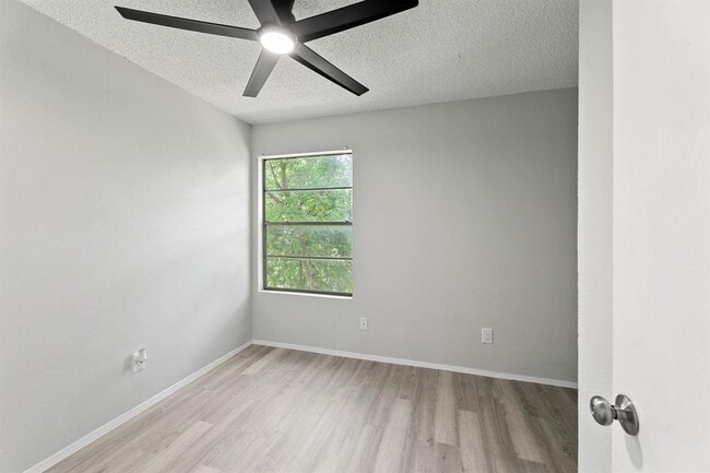 Building Photo - 3460 Willowrun Dr
