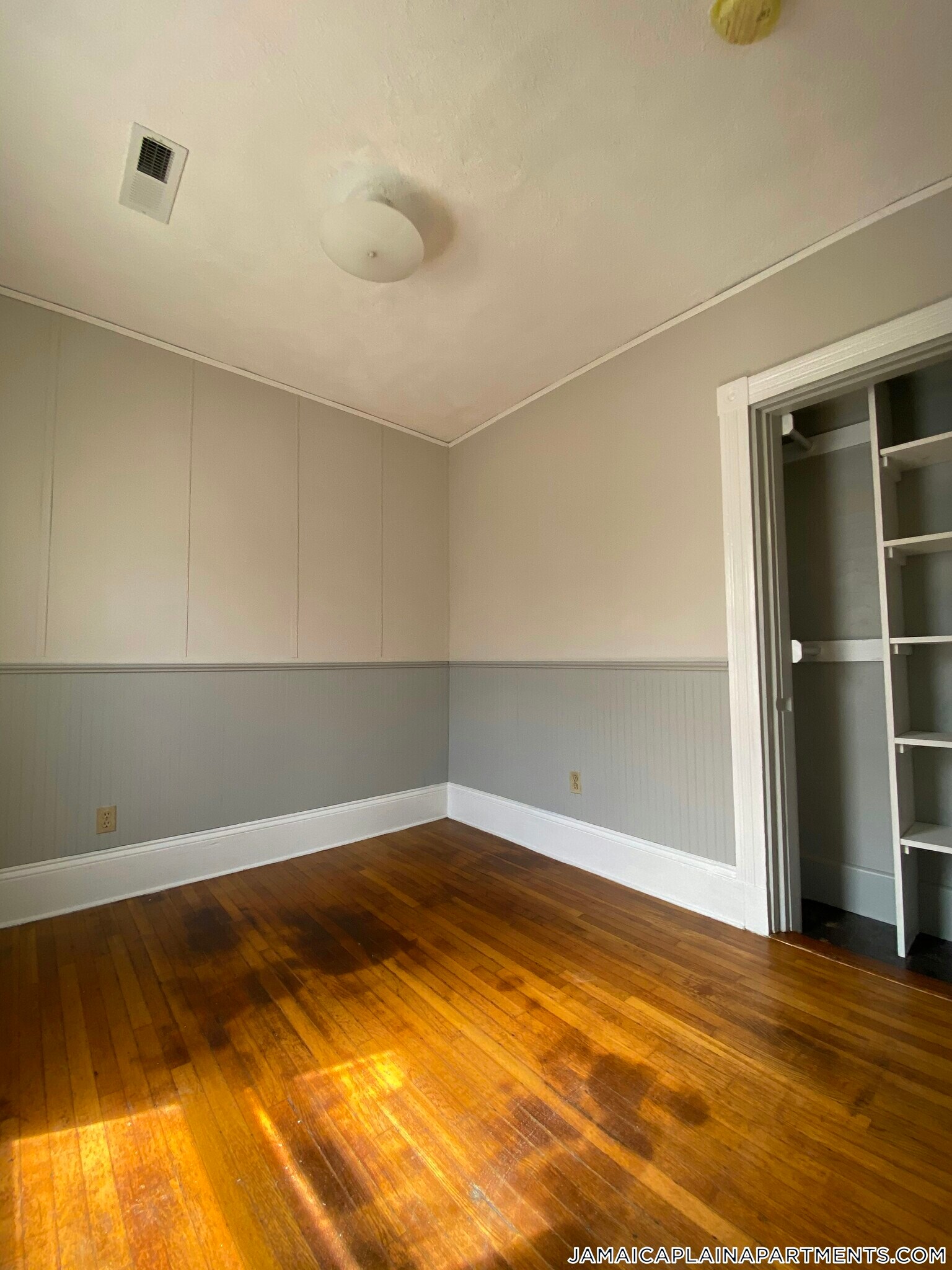 Building Photo - 18 Haverford St