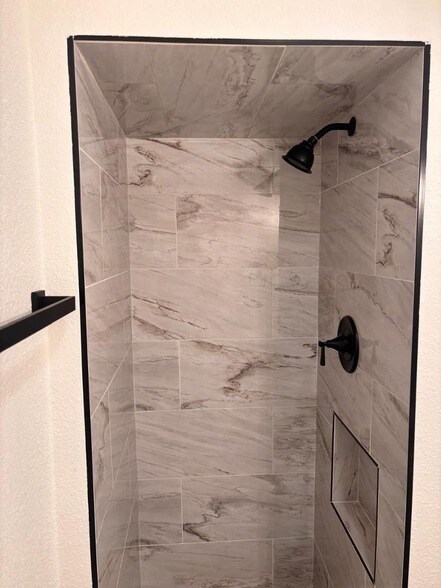 Building Photo - 8233 N 29th Ave