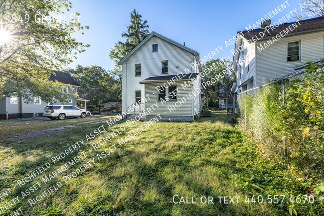 Building Photo - 849 Glenn St