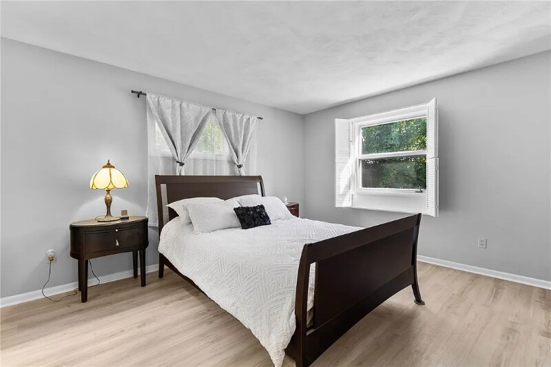 Building Photo - 178 S Main St