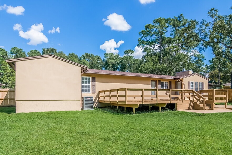 Building Photo - 8109 Grampell Dr