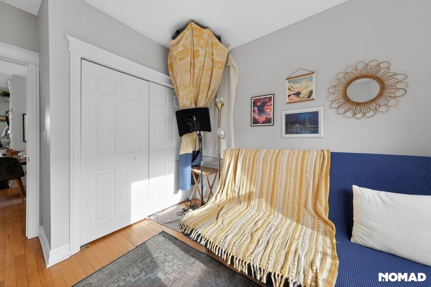 Building Photo - 4617 N Paulina St