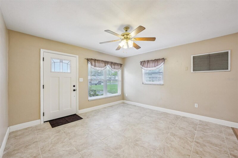 Building Photo - 5825 81st Ave