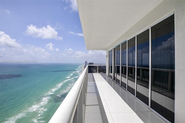 Building Photo - 1830 S Ocean Dr