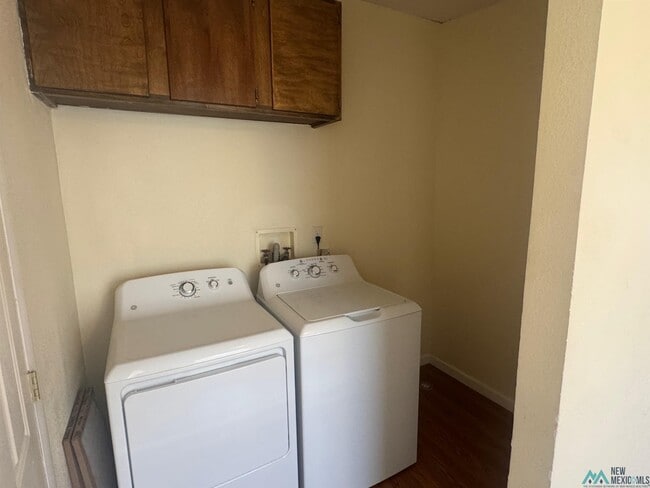 Building Photo - 903 Beckett Ave