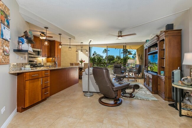 Building Photo - Maui Sunset Condo!! LOCATION, LOCATION, LOCATION!!