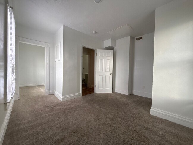 Building Photo - 2415 E St