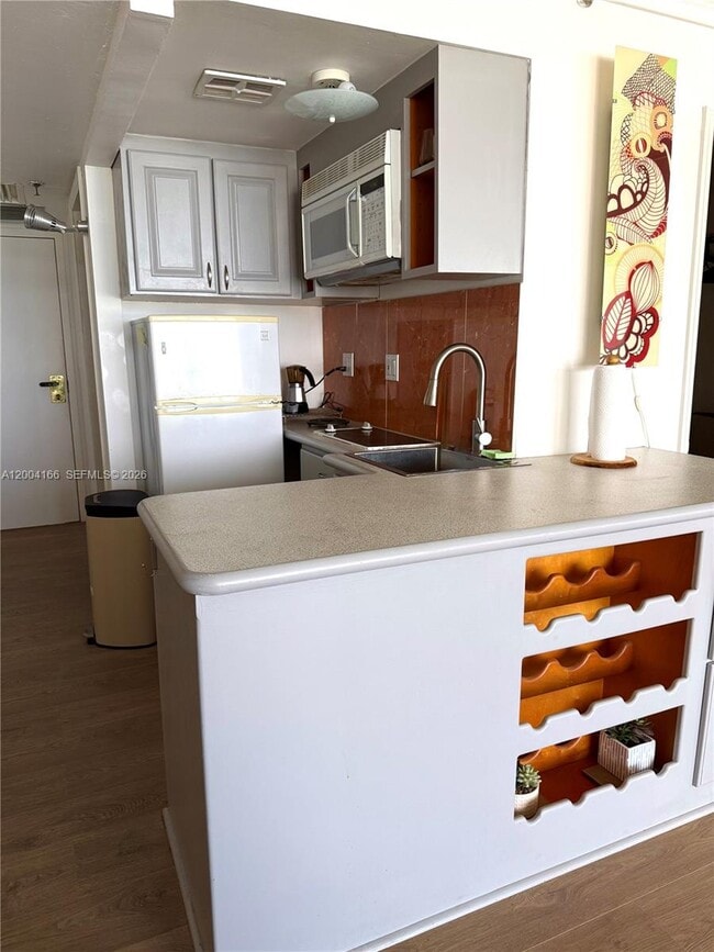 Building Photo - 555 NE 15th St