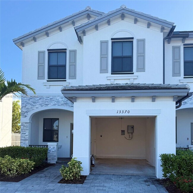 Building Photo - 13370 SW 287th Ter