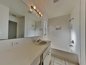 Building Photo - 112 Julie Ln