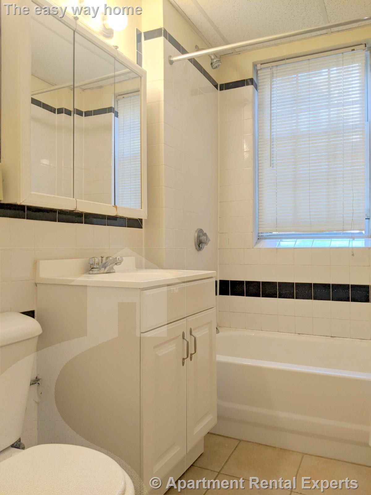 Building Photo - 5 Craigie Cir