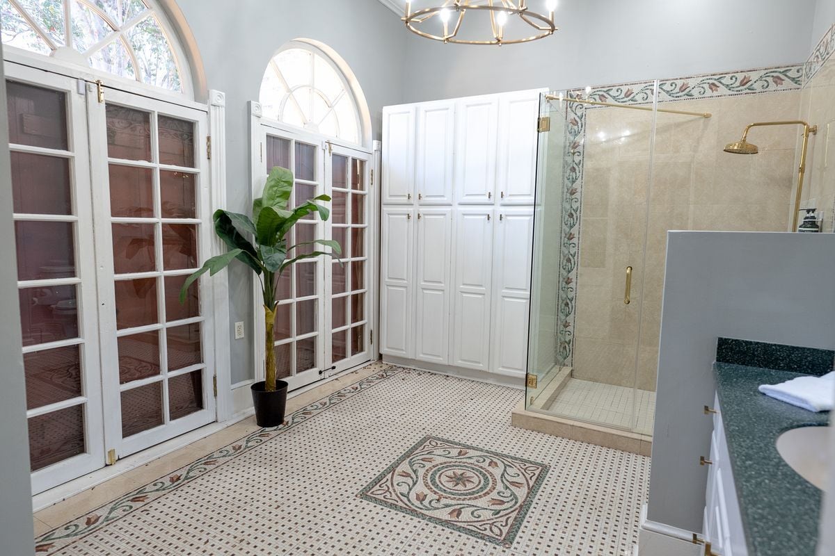 Building Photo - 1433 Esplanade Ave