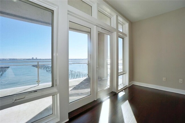 Building Photo - 90 Bay Street Landing