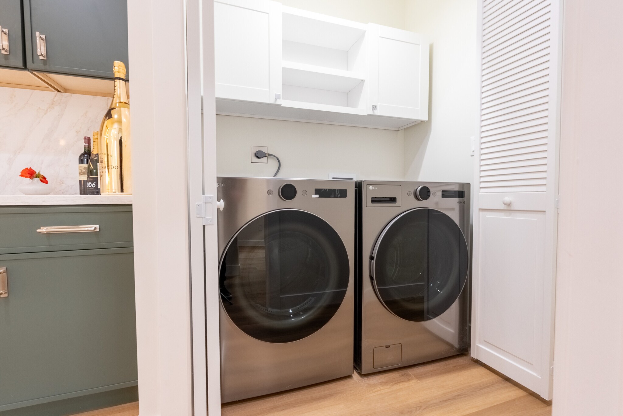 Laundry - 14902 Hesby St