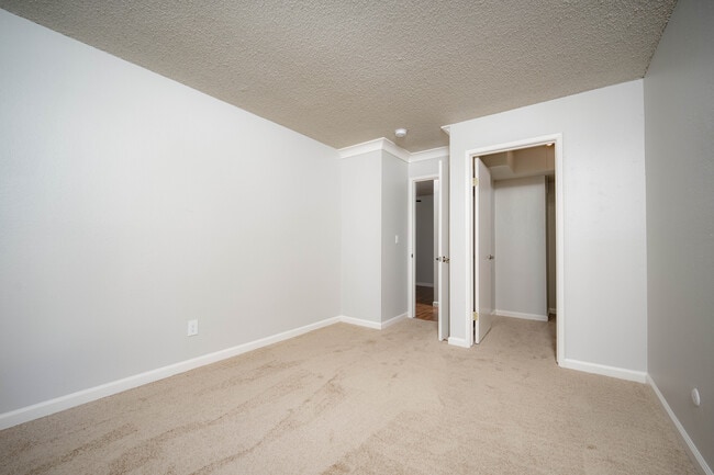 Breakwater 1 Bed, Bedroom - Breakwater Apartments