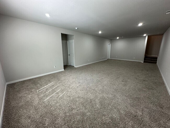 Building Photo - Beautiful 2023-Built Elkhorn Home with 5 Bedrooms & 3 Baths