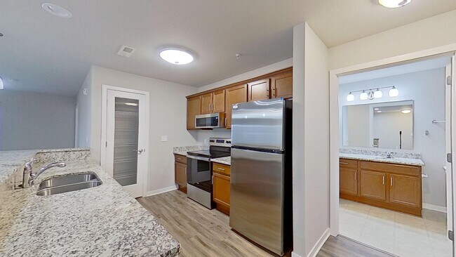 Building Photo - Condo Style Lower 1 Bedroom 1 Bathroom Apartment