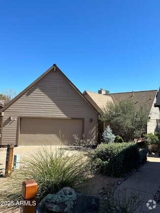 Building Photo - 805 N Grapevine Cir