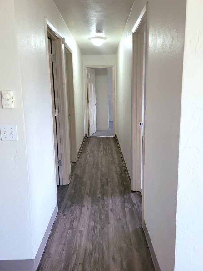 Building Photo - 610be