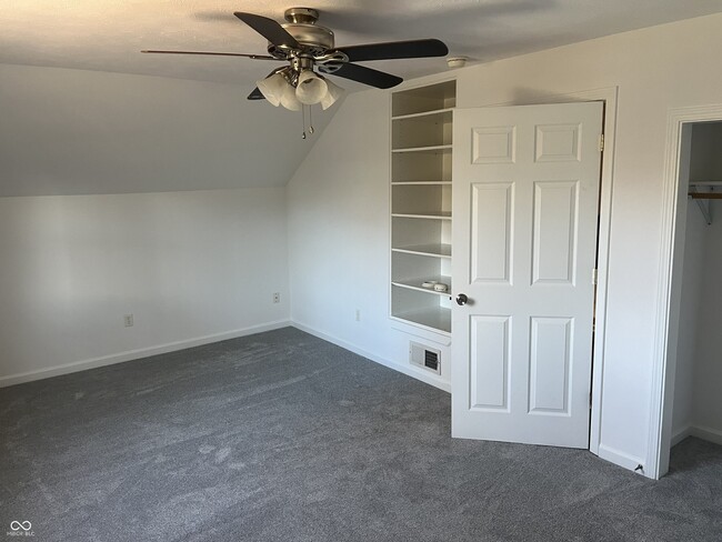 Building Photo - 1480 E 71st St