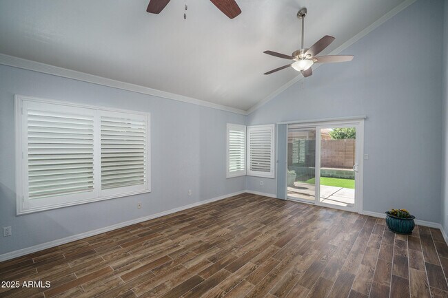 Building Photo - 6820 S Roosevelt St