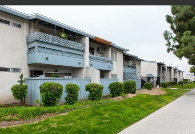 Building Photo - Olive Creek