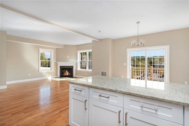 Building Photo - 1401 Hunting Hill Dr