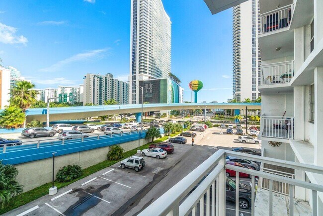 Building Photo - 1801 S Ocean Dr