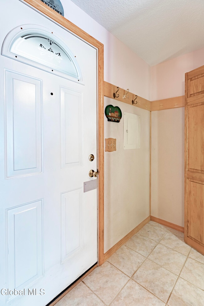 Building Photo - 43 Commons Dr