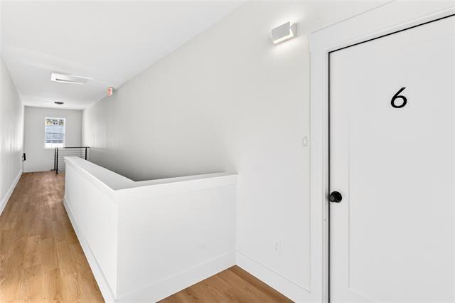 Building Photo - 439 W 9th St