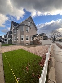 Building Photo - 877 Belmont Ave