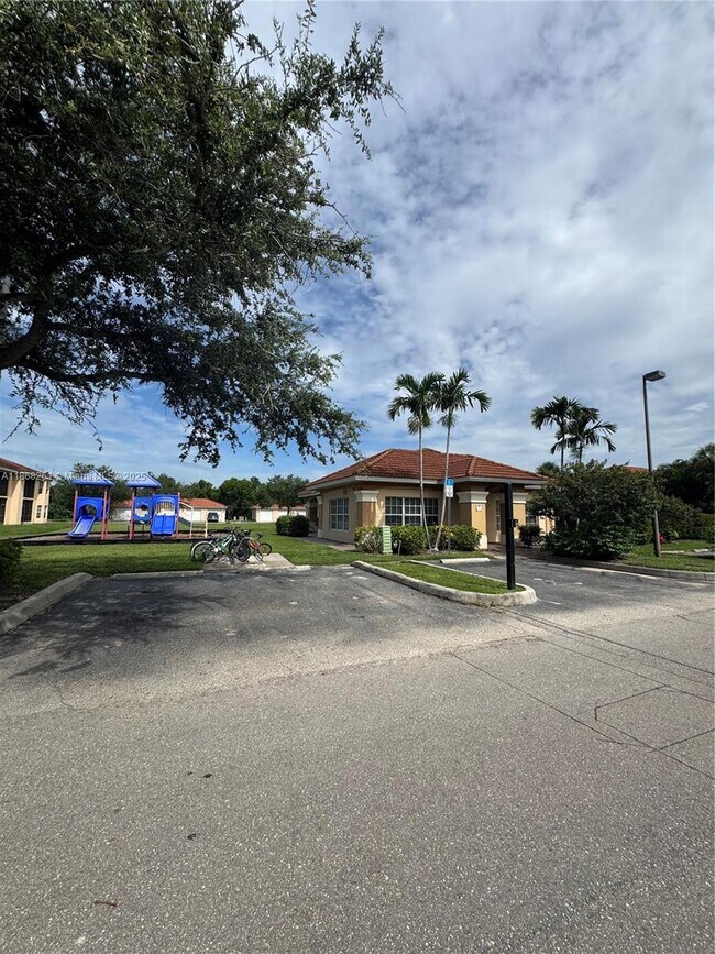 Building Photo - 4154 Castilla Circle