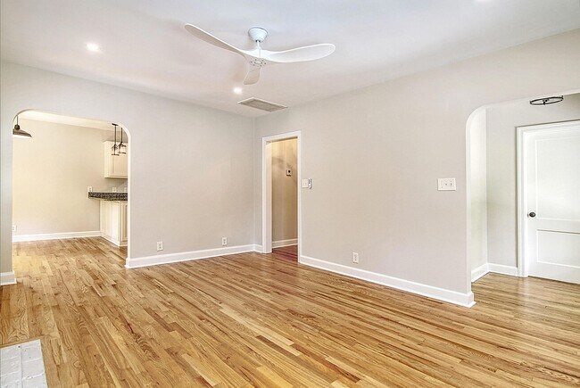 Building Photo - 1724 Pearlott St