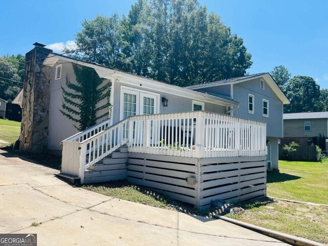 Building Photo - 147 N Lake Dr