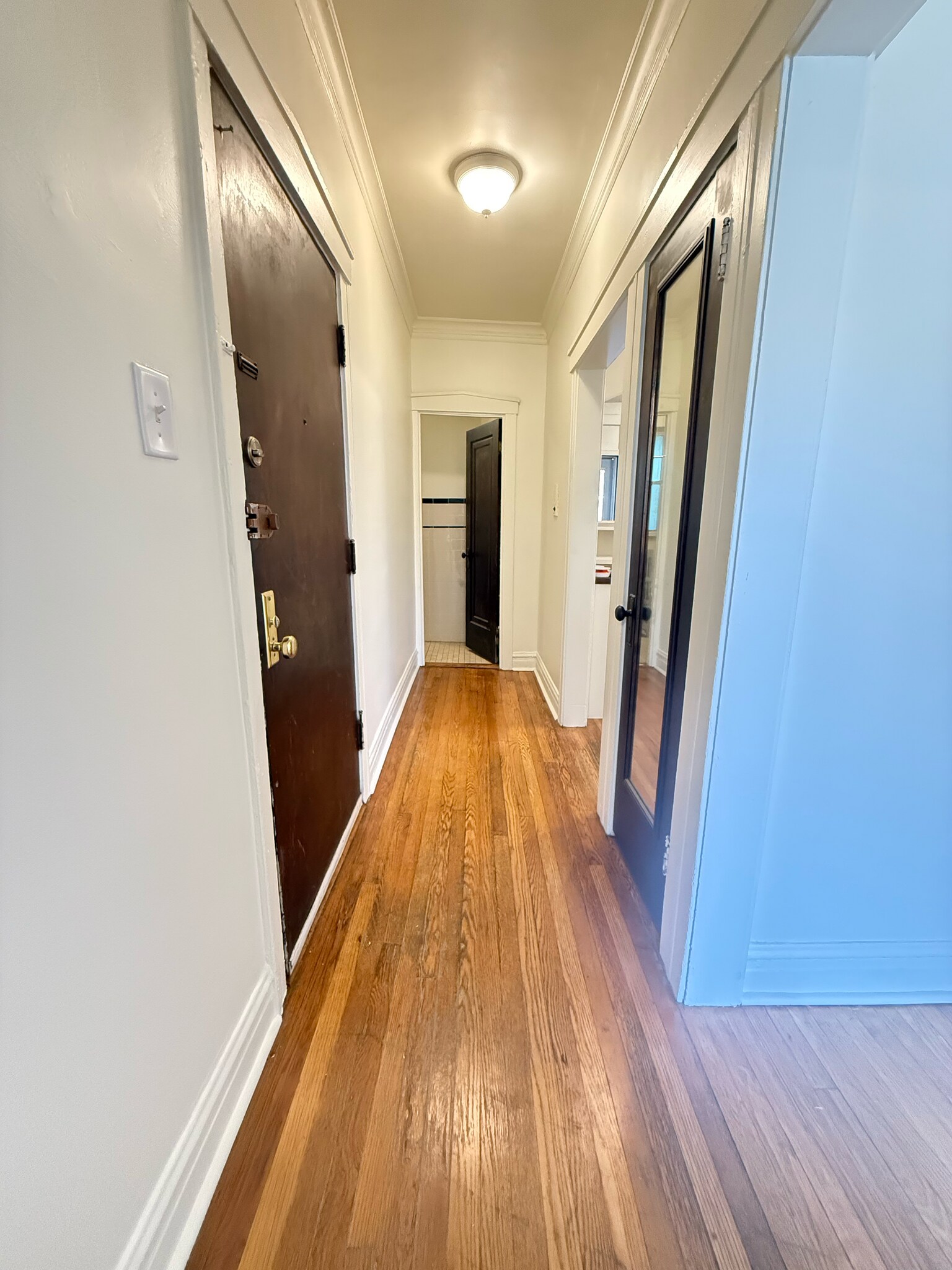 Building Photo - 3235 W Dickens Ave