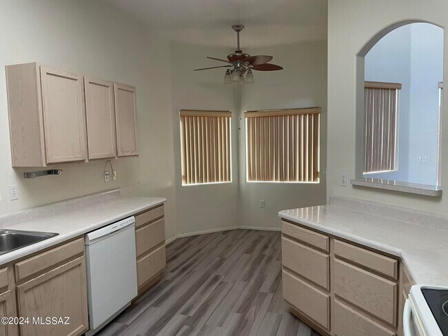 Building Photo - 2514 N Camino Reloj