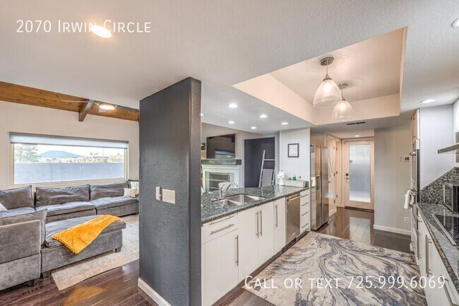 Building Photo - 2070 Irwin Cir