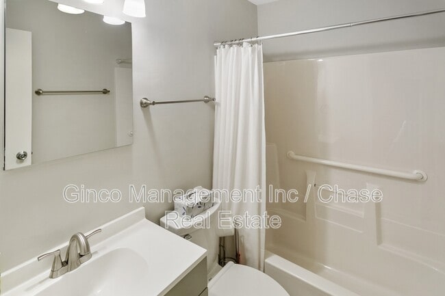 Building Photo - 215 E Maxon Ln