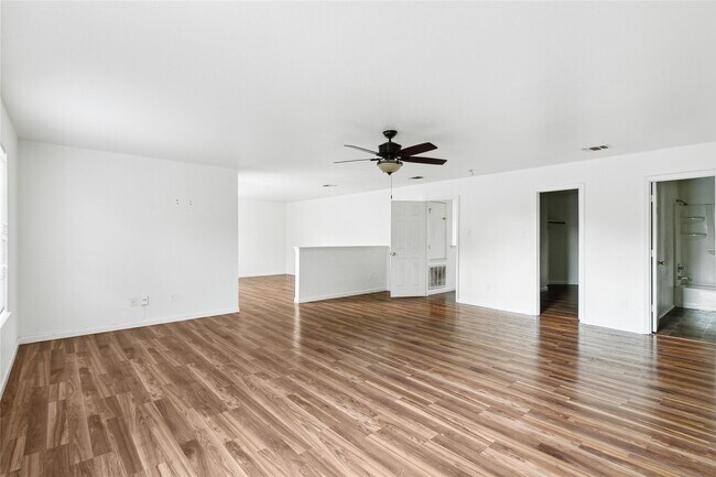 Building Photo - 7938 Chatham Springs Ln