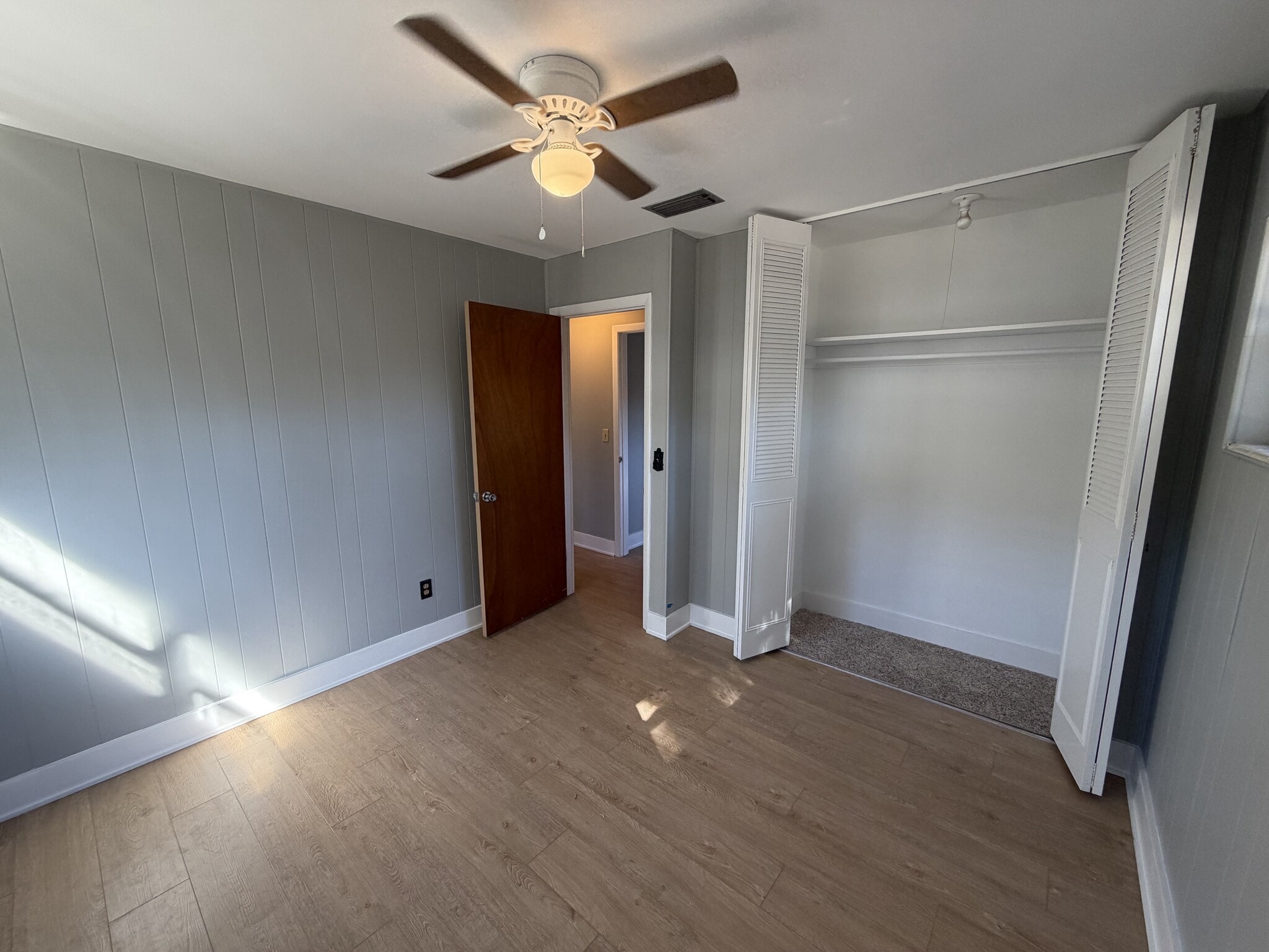 Building Photo - 703 NE 6th Pl