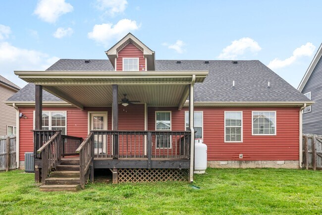 Building Photo - Pet Friendly Three Bedroom with Bonus!