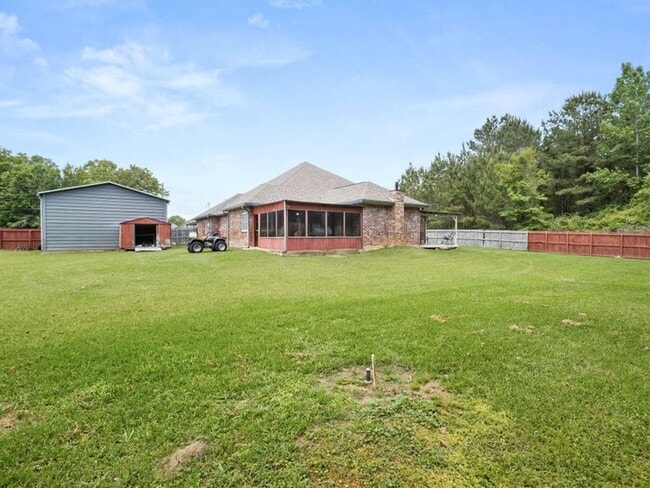 Building Photo - 315 Veterans Ln
