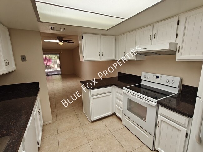 Building Photo - 8305 N Midnight Way